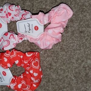 In Time for Valentines. 3 Pack Light Up Heart Scrunchies- Pink and Red